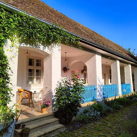 Ethno&Coffee House Tulip Bed & Breakfast Glozan Exterior foto