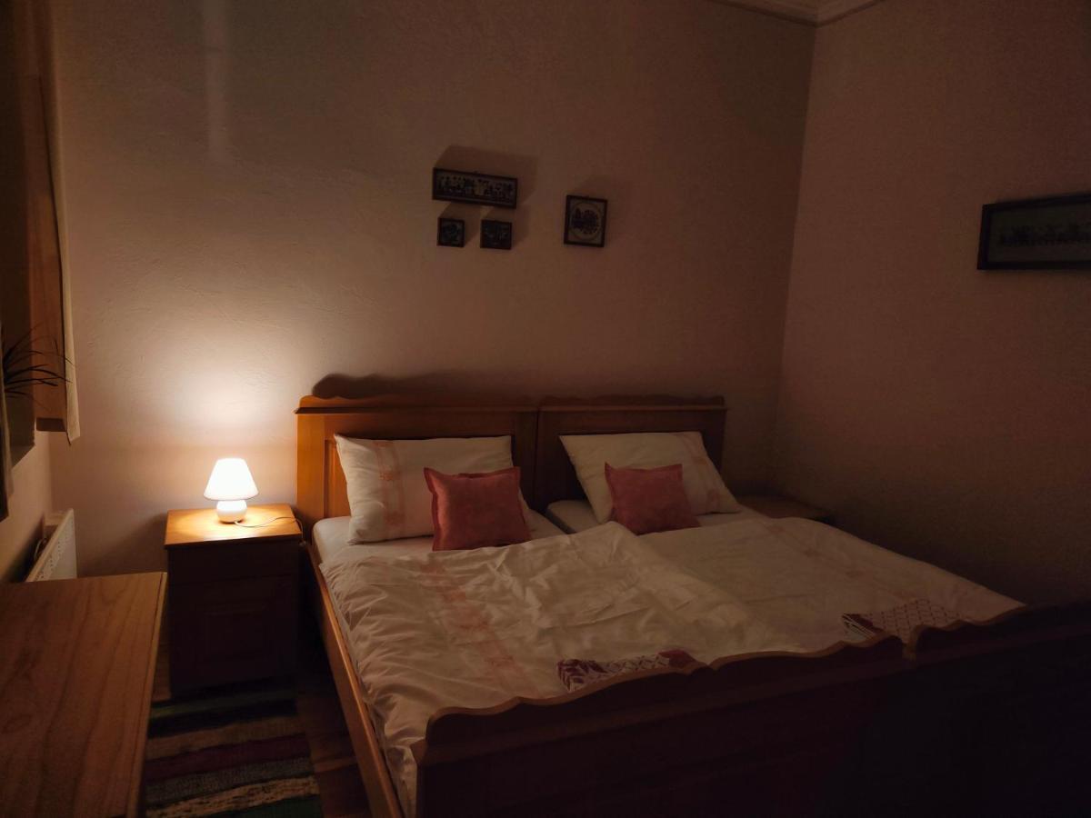 Ethno&Coffee House Tulip Bed & Breakfast Glozan Exterior foto