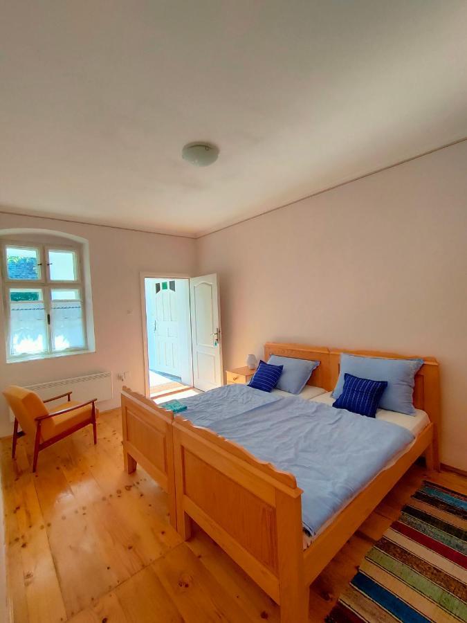 Ethno&Coffee House Tulip Bed & Breakfast Glozan Exterior foto