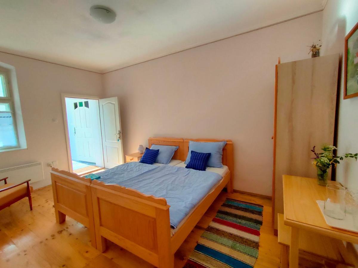 Ethno&Coffee House Tulip Bed & Breakfast Glozan Exterior foto