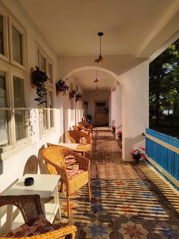 Ethno&Coffee House Tulip Bed & Breakfast Glozan Exterior foto