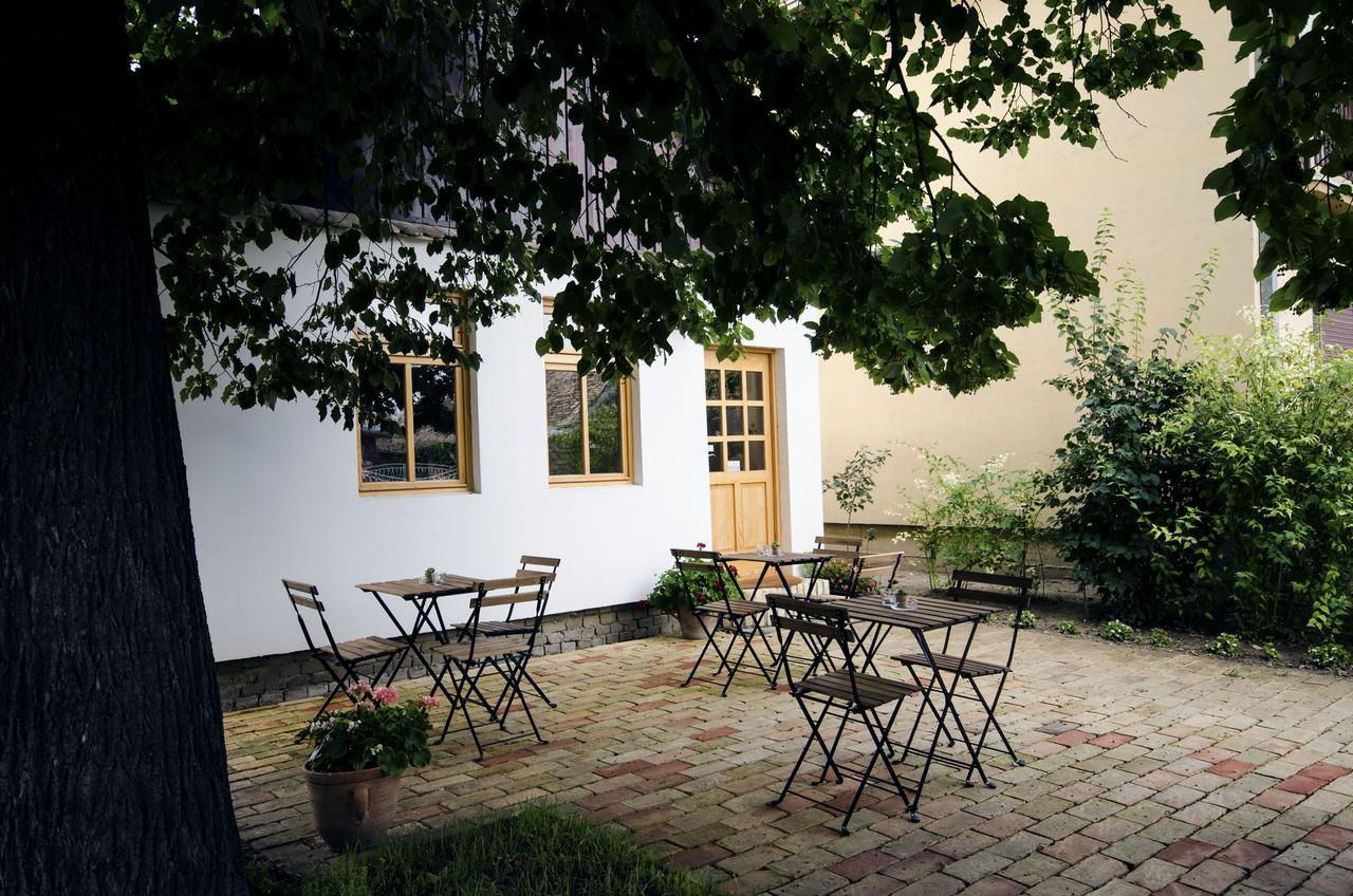 Ethno&Coffee House Tulip Bed & Breakfast Glozan Exterior foto